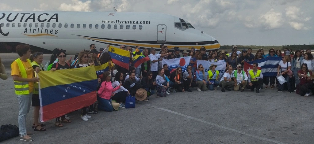 Vuelo chárter, Venezuela, Holguín, turismo, economía, Cuba, conexión aérea