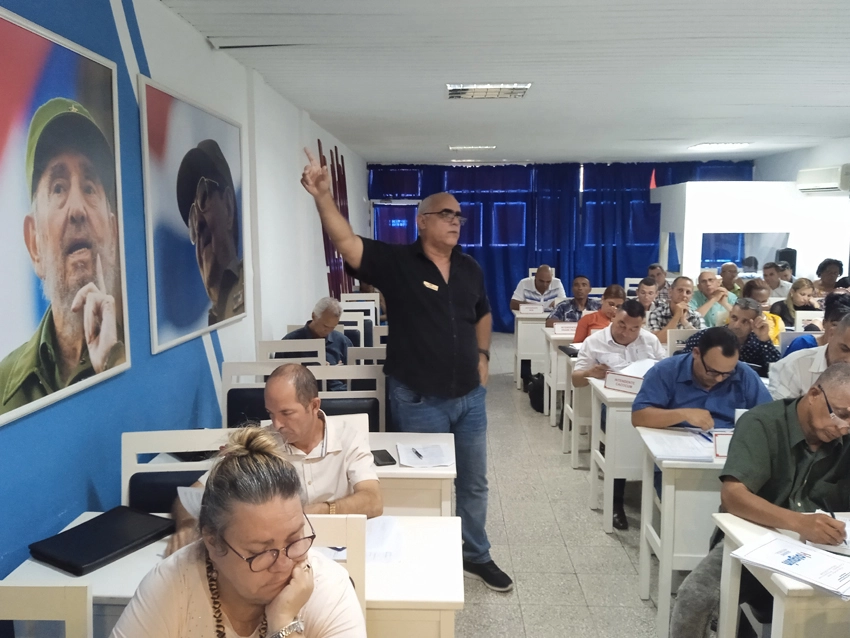 Director de Recursos Hidráulicos en Holguín