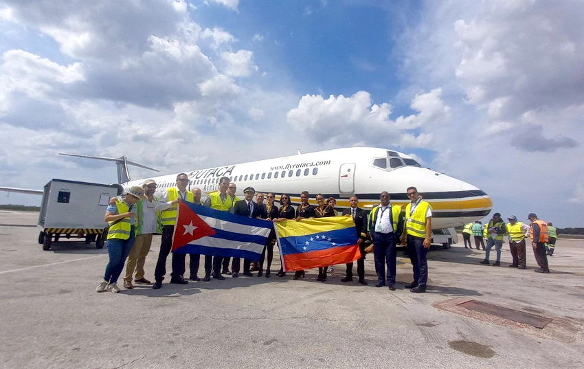 Vuelo chárter, Aerolínea Venezolana Rutaca arribo a Holguín