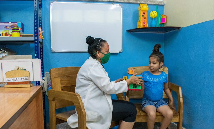 Consulta en Hospital Pediátrico de Holguín