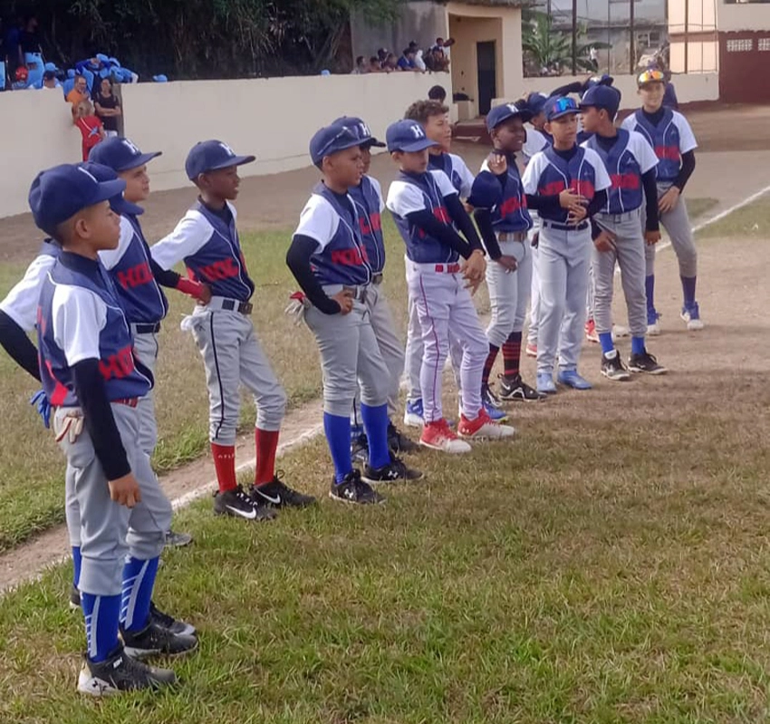 Eqipo juvenil de béisbol, holguín