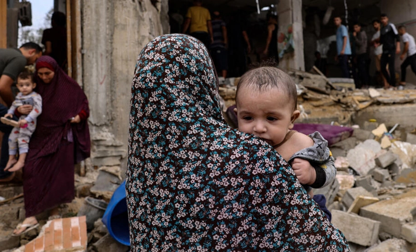 Mujeres y niños víctimas de ataques israelíes en Gaza