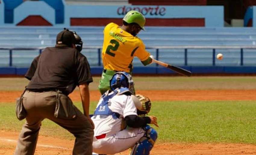 Juego de béisbol entre Vegueros y Cachorros