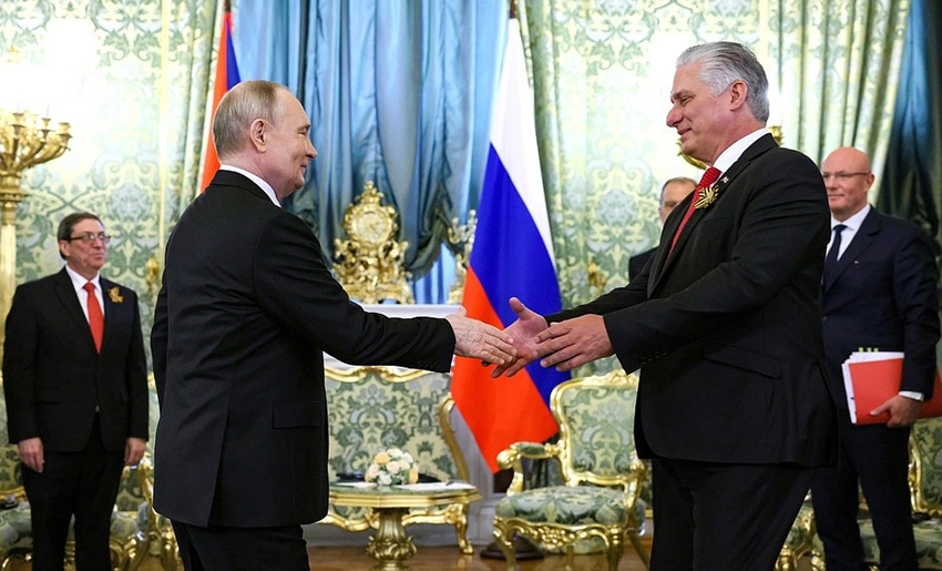 Putin junto a Díaz-Canel