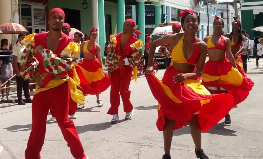 XXXI Romerías de Mayo, Holguín, desfile inaugural