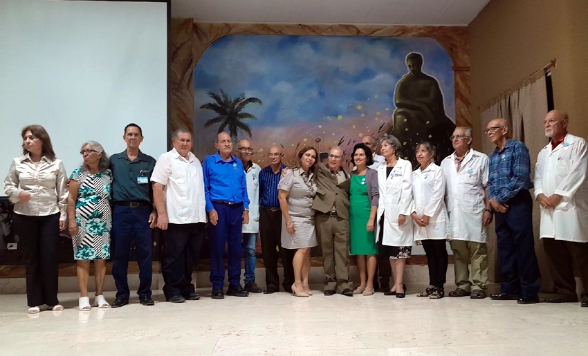 Docentes, médicos, Distinción por la Educación Cubana