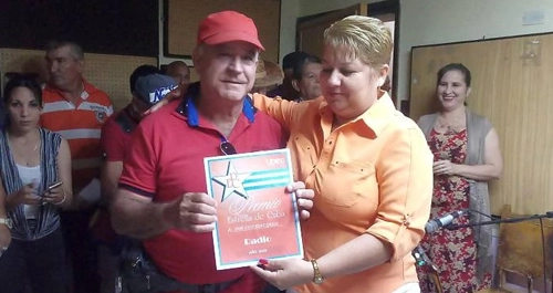 Reonocimiento al periodista José Luis Grass