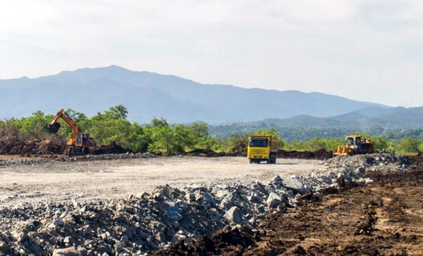 Labores de construcción, parque fotovoltaico, Mayarí, Holguín