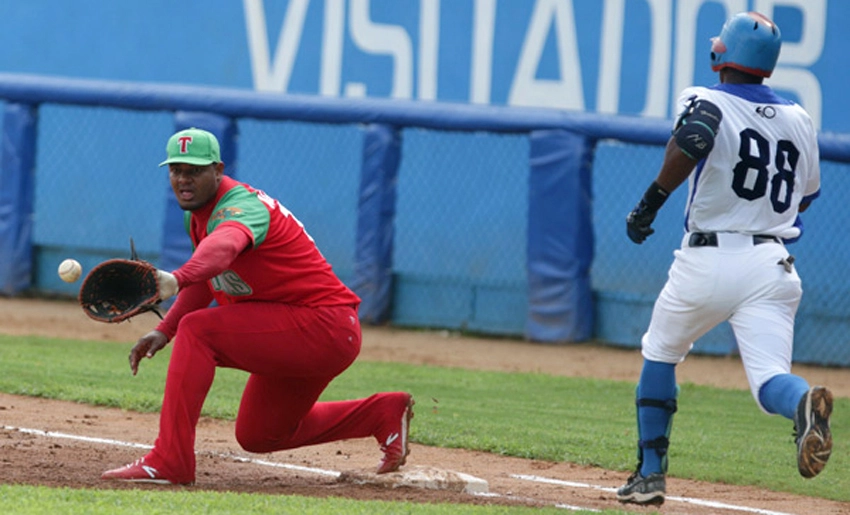 Euipos Leñadores y Cachorros, Béisbol, Cuba