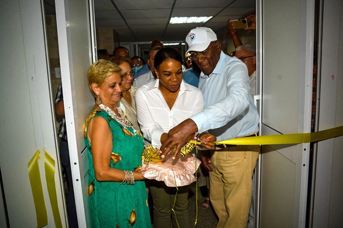 inauguran, obras sociales, Salvador Valdés Mesa, Inés María Chapman, Holguín, Primero de Mayo