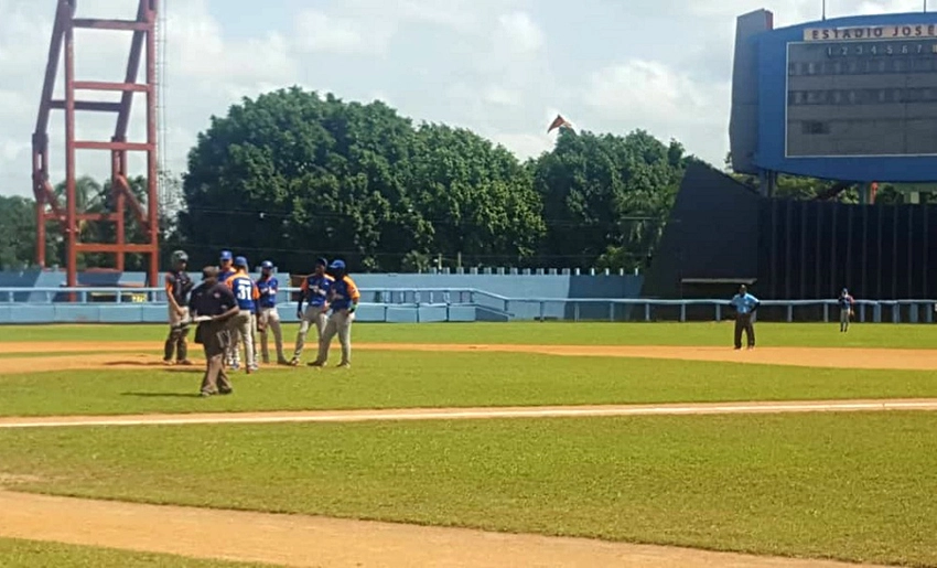 Estadio Huelga, Béisbol-juvenil-Cuba