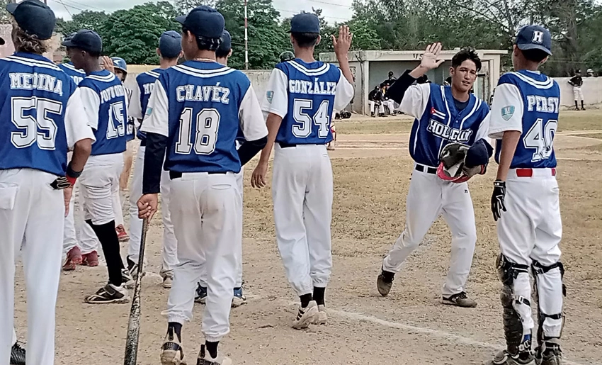 Equipo de béisbol escolar, Holguín