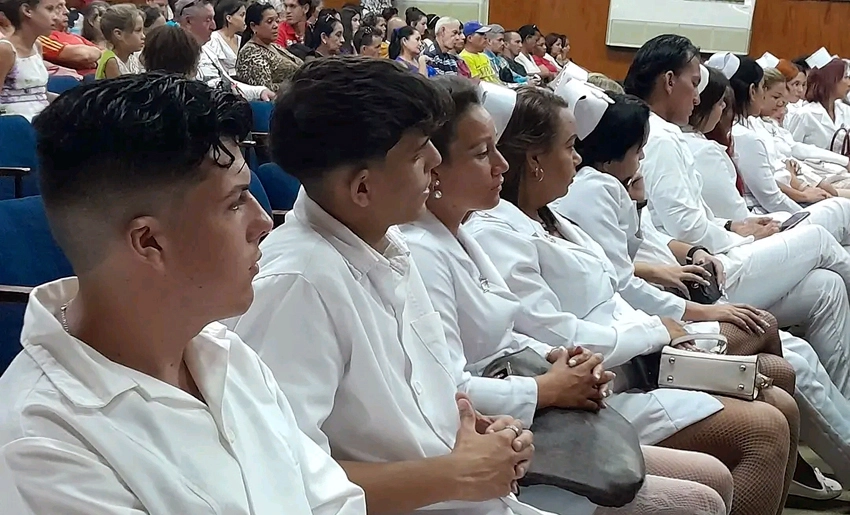 Graduación, profesionales de la salud, Holguín