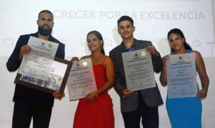Graduados Universidad de Holguín, Cuba