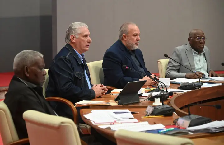 Miguel Díaz-Canel, Cuba, PCC. participación,