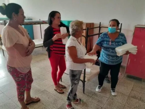 Retornan a sus hogares evacuados por explosiones en Melones  0