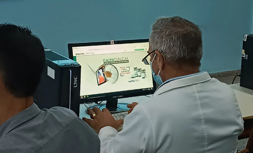 Médico cubano, digitalización de salud