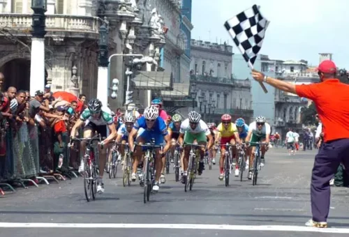 Holguineros en el podio de Vuelta Ciclística a La Habana 0