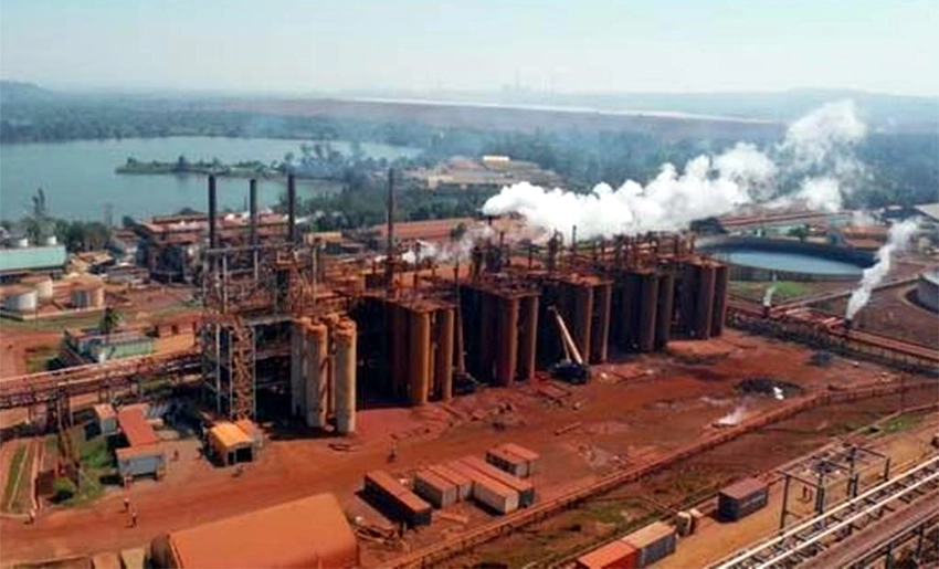 Fábrica de níquel en Moa, Holguín