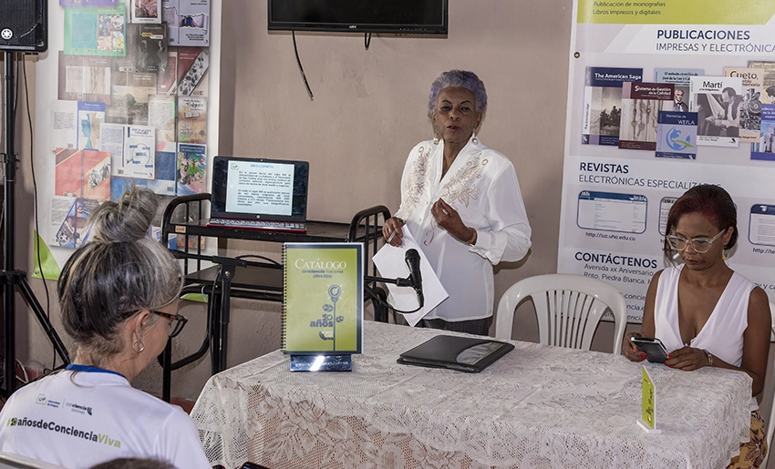 Conferencia, Conciencia Ediciones, Holguín