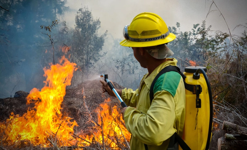 Bomberos, incendio en Mayarí, Holguín