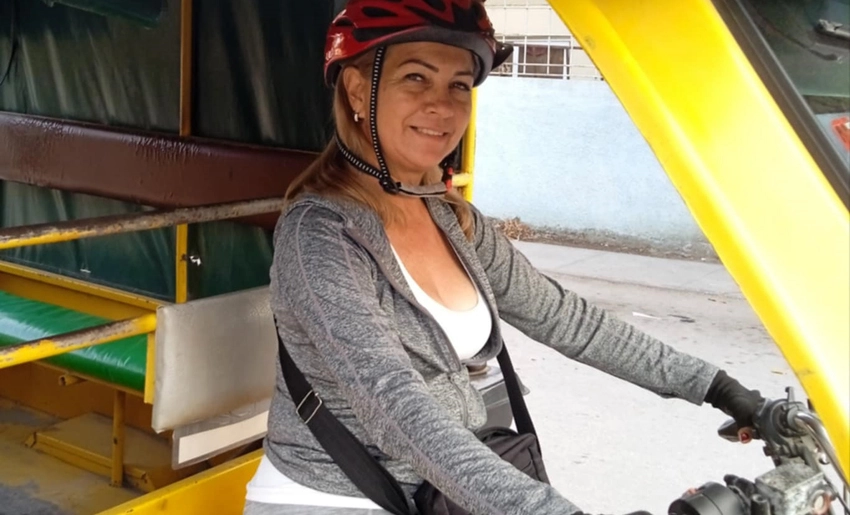 Dania Diéguez, taxista en Holguín