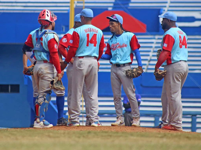Ciego de Ávila, Las Tunas, juegos, trono, béisbol cubano
