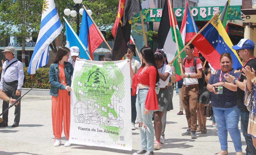 Romerías de Mayo, Fiesta de los Abrazos, Holguín