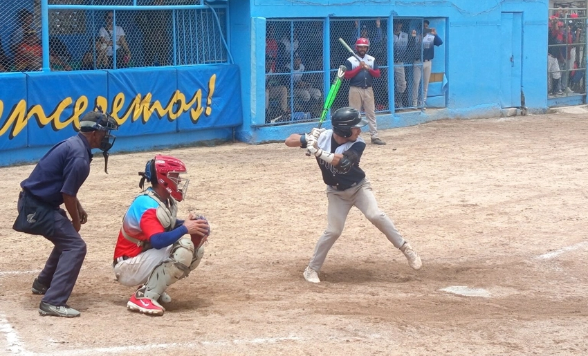 Juego de Sofbol, Holguín, Cuba