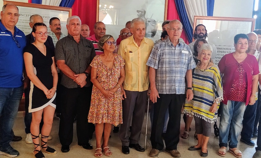 Participantes en el concurso La Memoria que Salva, Holguín