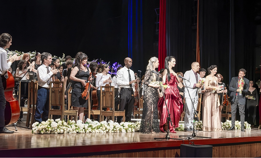 Graduación cantante lírica, Holguín