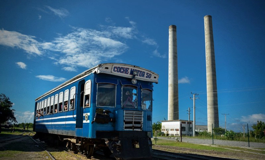 Coche motor, ferrocarril, Holguín