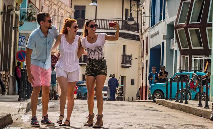 Turistas, visitantes extranjeros