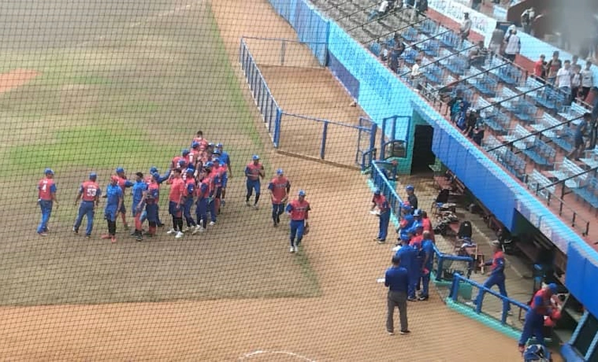 Béisbol, Alazanes celebran