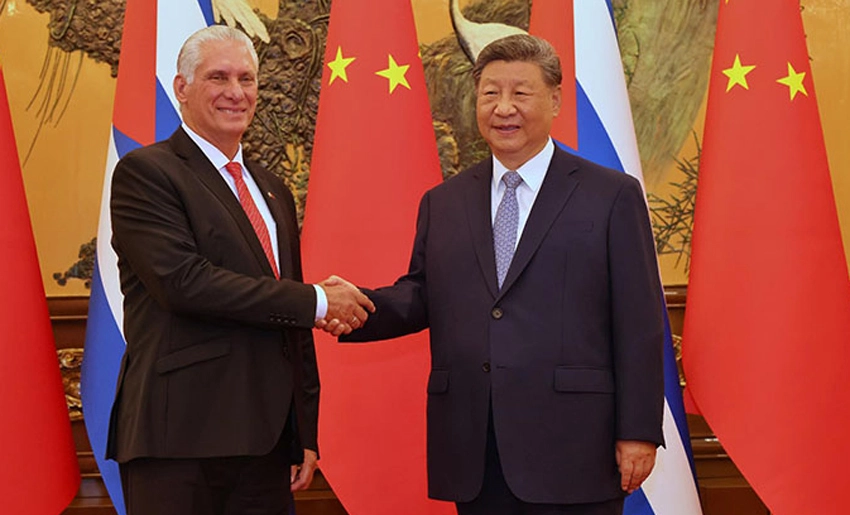 Miguel Díaz-Canel junto a Xi Jinping