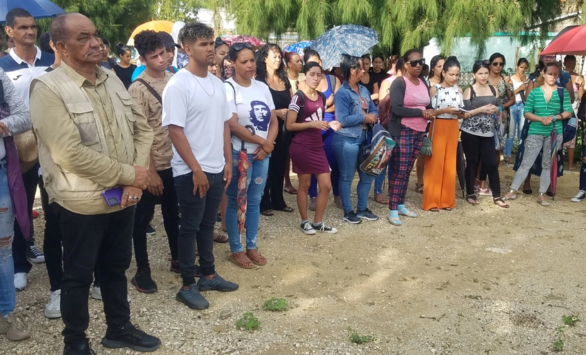 Jóvenes universitarios, Cueto, Holguín