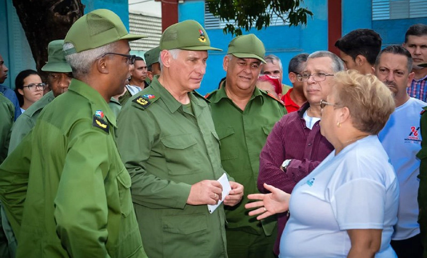 Visita Díaz Canel al hospital Lenin