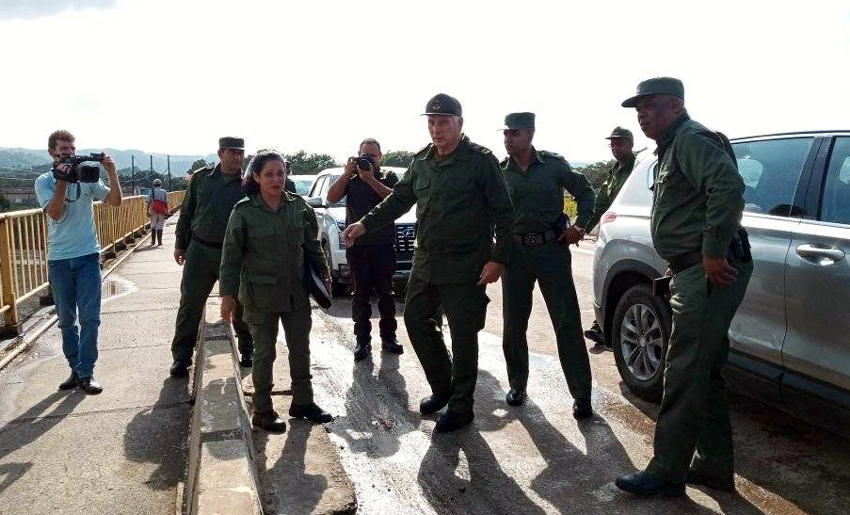 Presidente cubano en Sagua de Tánamo para evalura recuperación tras Melissa
