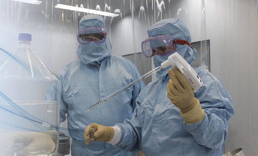 Científicos de BioCubaFarma