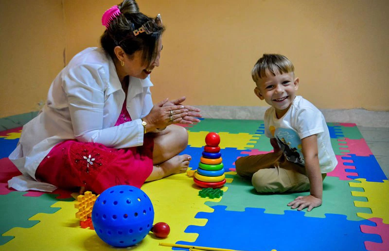 bloqueo, EE.UU., programa, implante coclear, Holguín, niños sordos, sociedad, salud