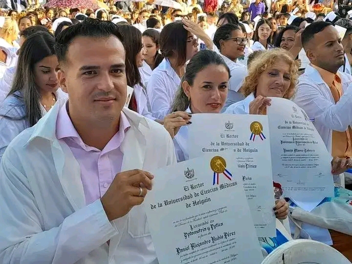 graduación, Ciencias Médicas, Universidad, Holguín, nuevos graduados 