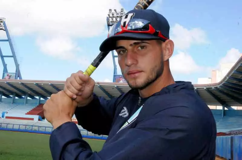 Cachorros, despiden, Artemisa, cuarta victoria, afianzan, cima, Serie Nacional, béisbol, deportes, Holguín