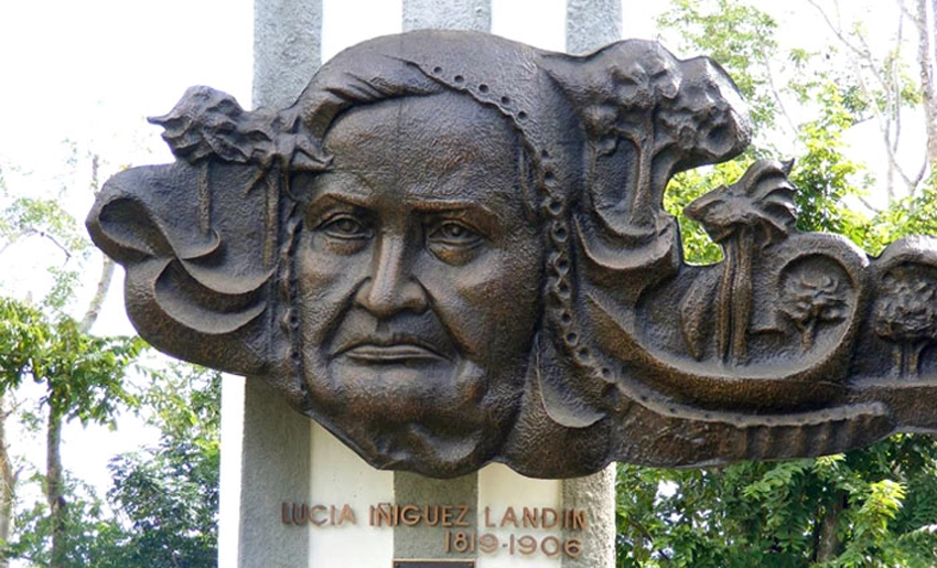 Monumento a Lucía Íñiguez Landín