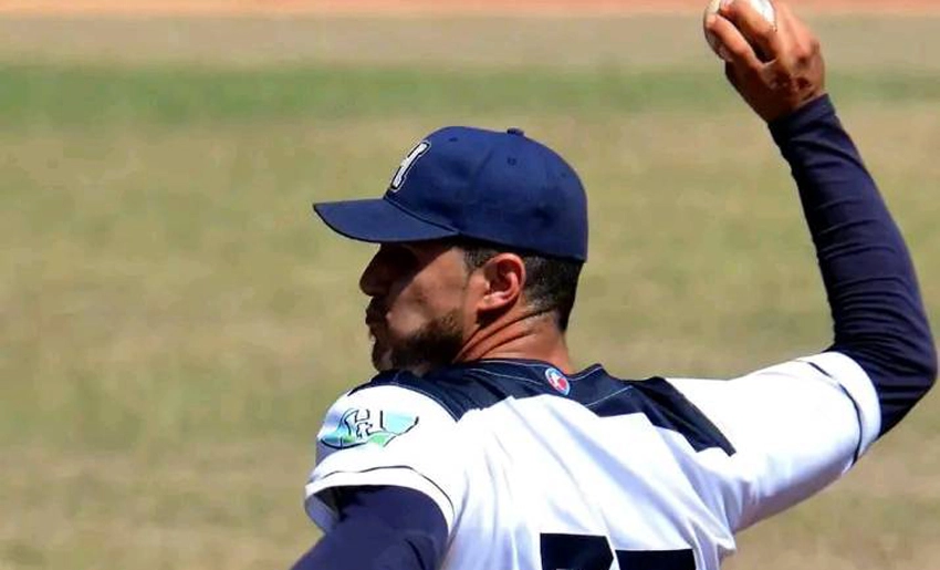 Pitcher de los Cachorros de Holguín