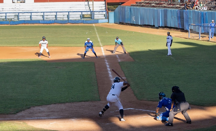 Juego de béisbol, 64 Serie Nacional