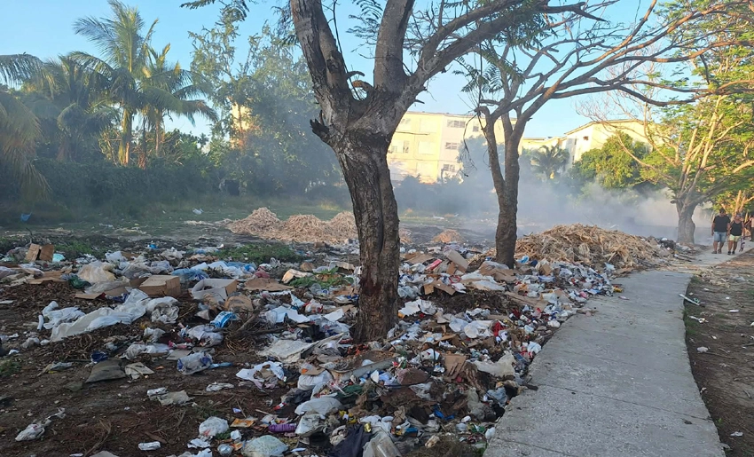 Contaminación por basura en Holguín