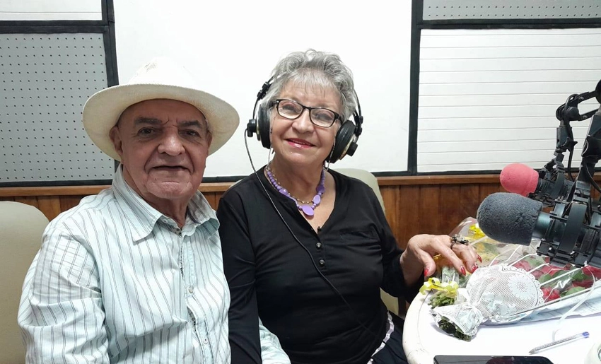 Enma junto a su espoco