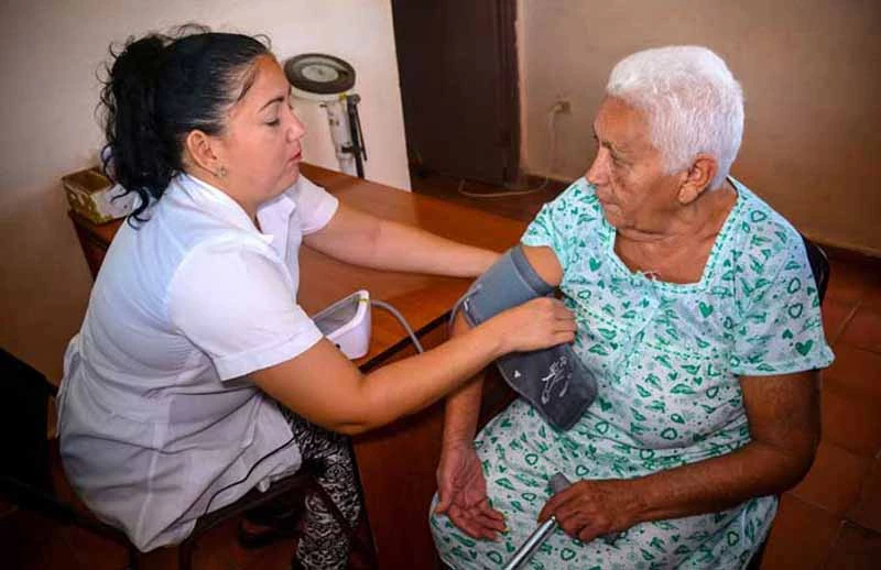 fortalece, sector, salud, acción comunitaria, Holguín