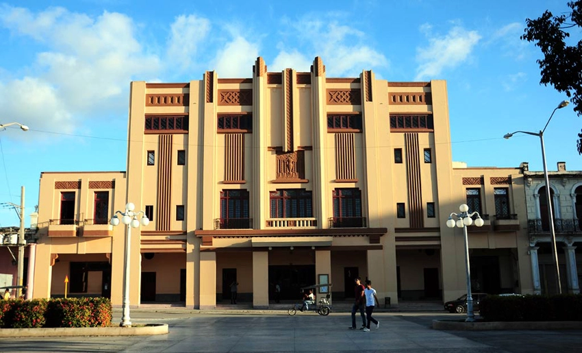 Teatro Eddy Suñol de Holguín