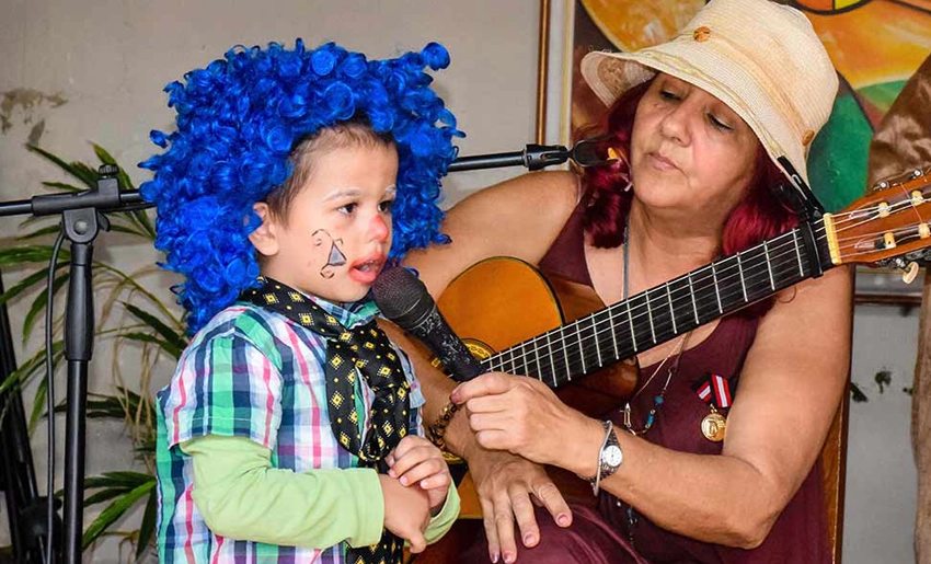 Cantautora infantil Edelis Loyola